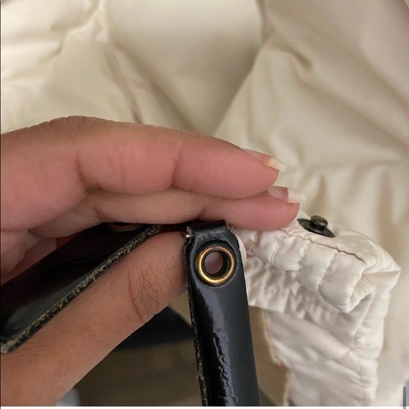 Authentic Burberry Down Coat in White. - Picture 7 of 8